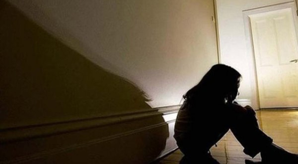 Σύλληψη 55χρονου στη Βοιωτία: Φέρεται να παρενόχλησε 11χρονη φίλη της κόρης του