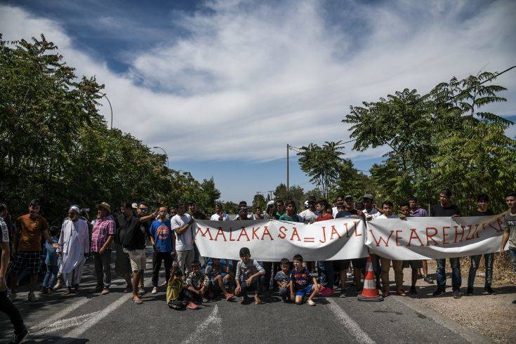 Άνοιξε ο παράδρομος της εθνικής οδού Αθηνών – Λαμίας, έληξε η συγκέντρωση
