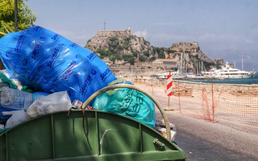 Φρίκη στην Κρήτη: Είχαν πετάξει έμβρυο σε τάπερ μέσα σε κάδο ανακύκλωσης
