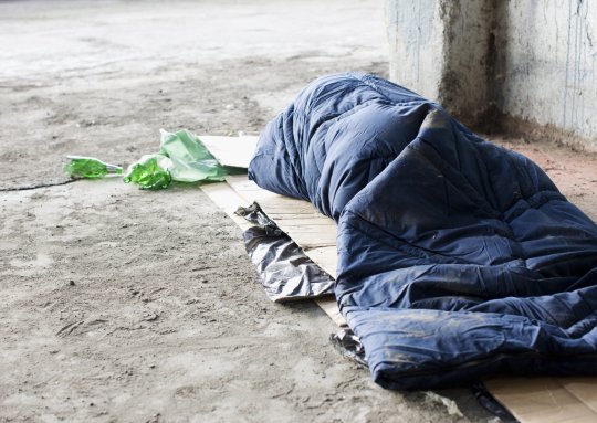 Βόλος: Άστεγος βρέθηκε νεκρός σε πεζοδρόμιο