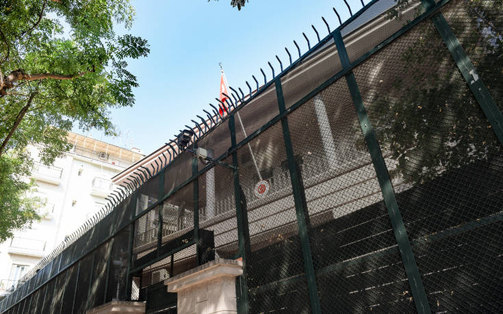 Καταδικάζει το υπουργείο Εξωτερικών την εισβολή στο τουρκικό προξενείο