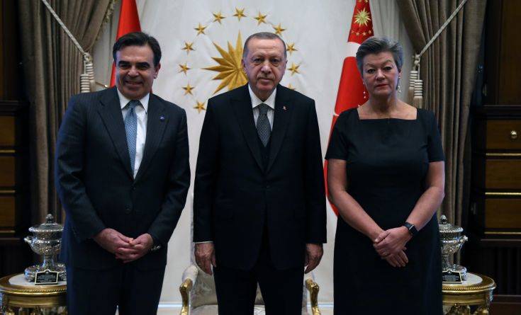 Συνάντηση Σχοινά – Ερντογάν: «Η ΕΕ παραμένει προσηλωμένη στην εφαρμογή όλων των πτυχών της συμφωνίας»
