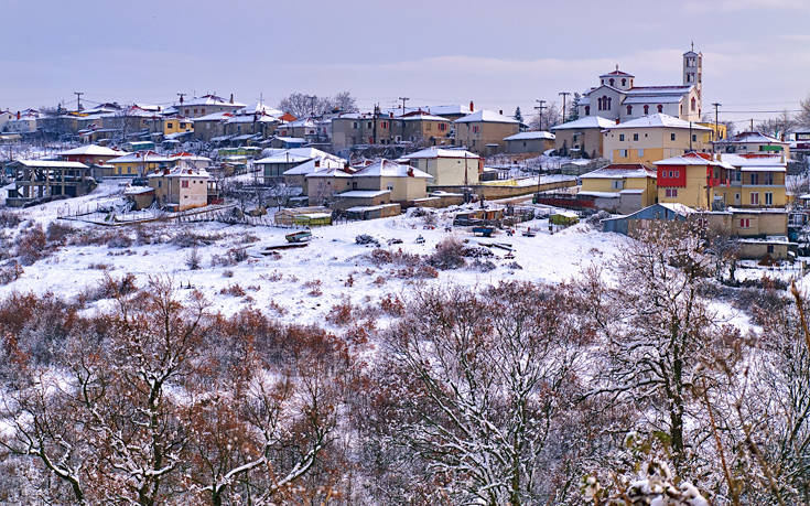 Ένα παραδοσιακό χωριό με σύγχρονο χιονοδρομικό