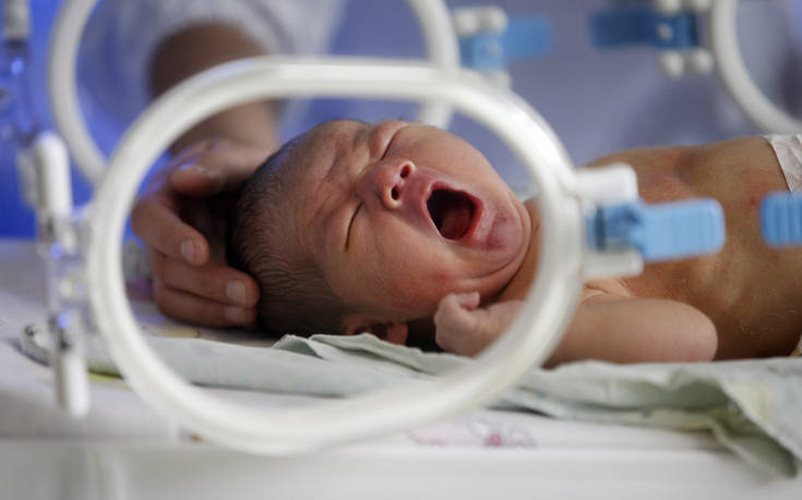 Επίδομα γέννησης: Ποιοι και πώς θα πάρουν τα 2.000 ευρώ, όσα πρέπει να ξέρετε