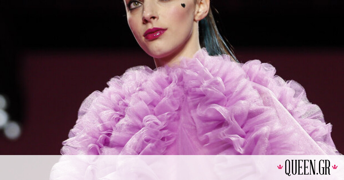 #NYFW: Sleek αλογοουρές και Barbie ροζ κραγιόν στην πασαρέλα του Christian Siriano