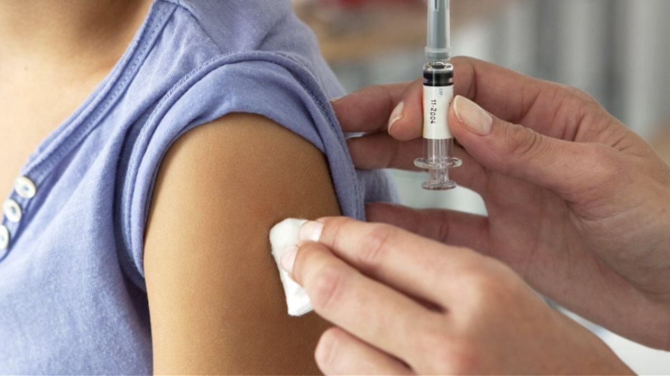 ΕΟΔΥ: Ο εμβολιασμός είναι το αποτελεσματικότερο μέσο προστασίας κατά της γρίπης