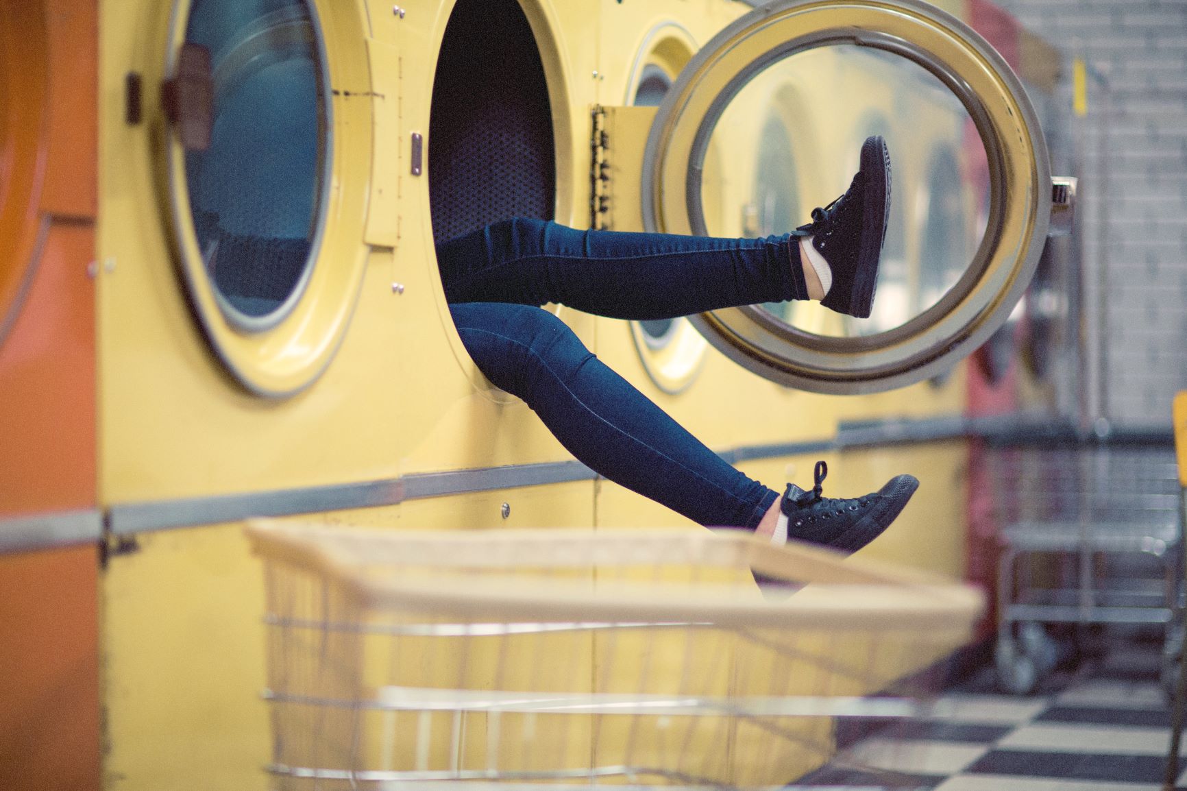 Τι πρέπει να προσέξεις όταν πλένεις τα ρούχα σου ώστε να βεβαιωθείς πως δεν μεταφέρουν μικρόβια