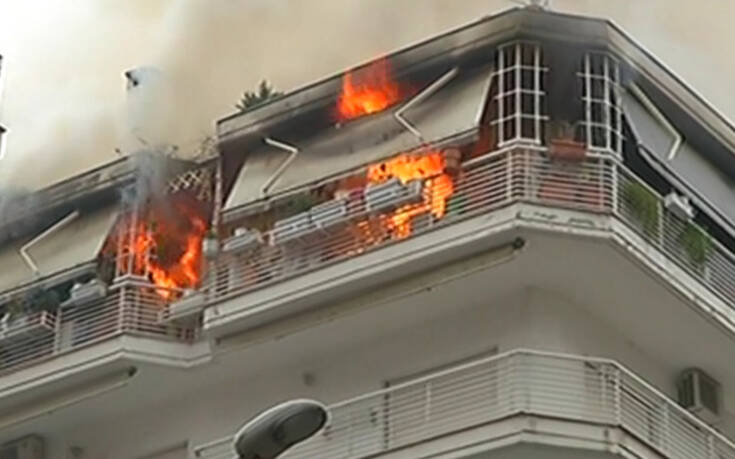 Φωτιά τώρα σε διαμέρισμα στη Θεσσαλονίκη – Φόβοι για εγκλωβισμένους