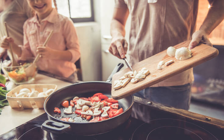 Τρεις ιστοσελίδες που θα σε μάθουν να μαγειρεύεις νόστιμα και κυρίως… οικονομικά