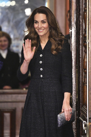 Ξέρουμε ακριβώς τα αντικείμενα που έχει πάντα μέσα στην τσάντα της η Kate Middleton