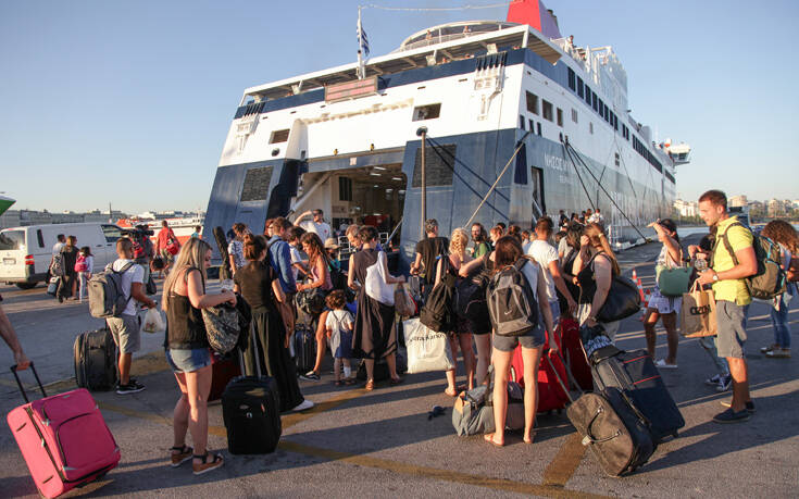 Εξετάζεται η ελεύθερη μετακίνηση σε Κρήτη, Ρόδο και Κέρκυρα από τις 18 Μαΐου