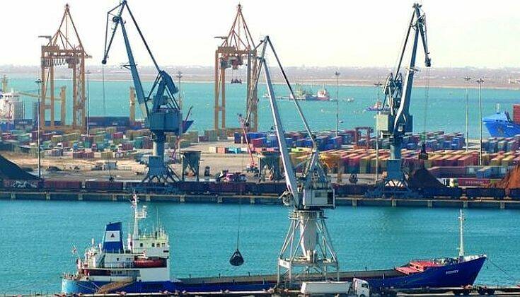 Θεσσαλονίκη: Πρόσκρουση φορτηγού πλοίου σε άλλο, σε προβλήτα του λιμανιού με υλικές ζημίες