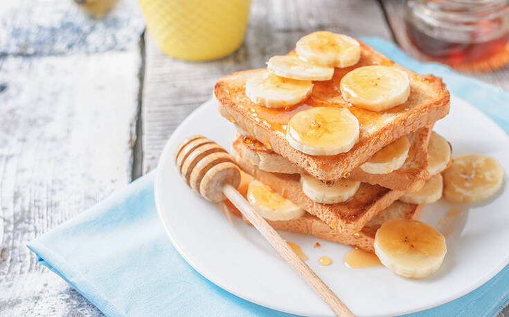 Φτιάξτε το πιο γλυκό τοστ με μέλι και μπανάνα