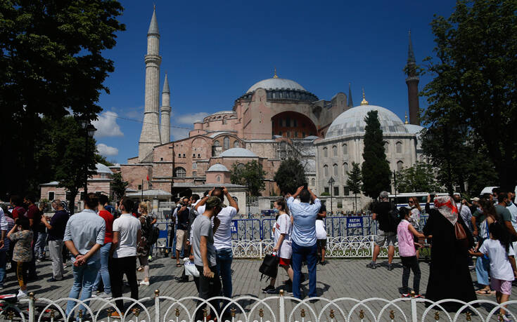 Νέος διπλωματικός μαραθώνιος απέναντι στην τουρκική προκλητικότητα με φόντο την Αγία Σοφία