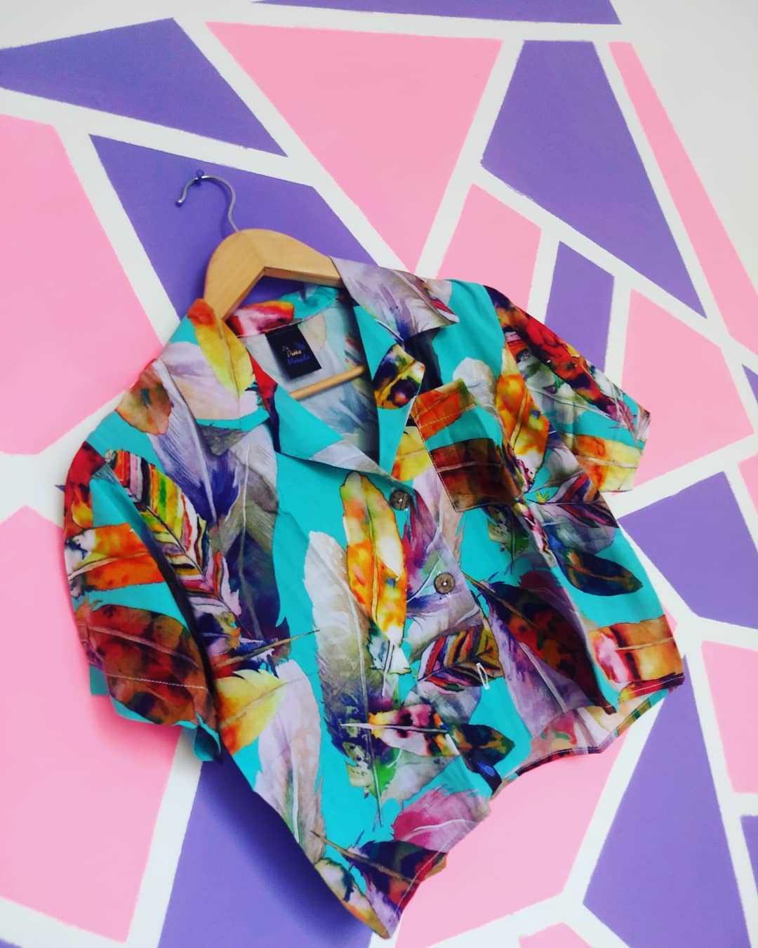 Tα πουκάμισα με tropical prints θα έχουν πάντα μία ξεχωριστή θέση στην καρδιά μας