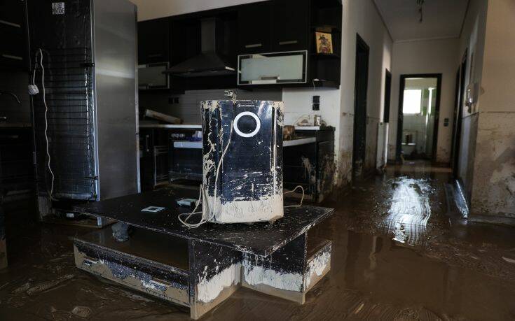 Θεοδωρικάκος: 3.000 σπίτια στην Εύβοια έχουν πλημμυρίσει