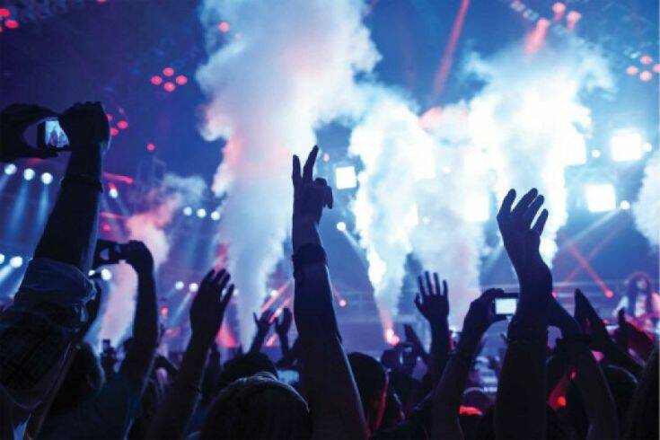 Χαλκιδική: Έκλεισαν μπαρ λόγω συνωστισμού σε πάρτι που τραγουδούσε γνωστός ράπερ