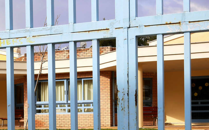 Ένοχος ο πατέρας για τον ξυλοδαρμό καθηγητή στα Χανιά: Θα αποφύγει τη φυλάκιση δίνοντας δωρεά 400 ευρώ στο σχολείο