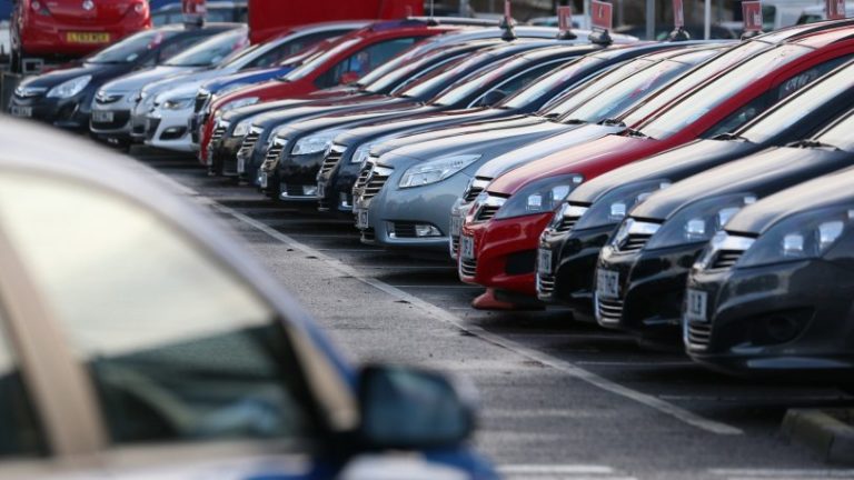 Μειωμένες και τον Αύγουστο οι πωλήσεις των νέων αυτοκινήτων