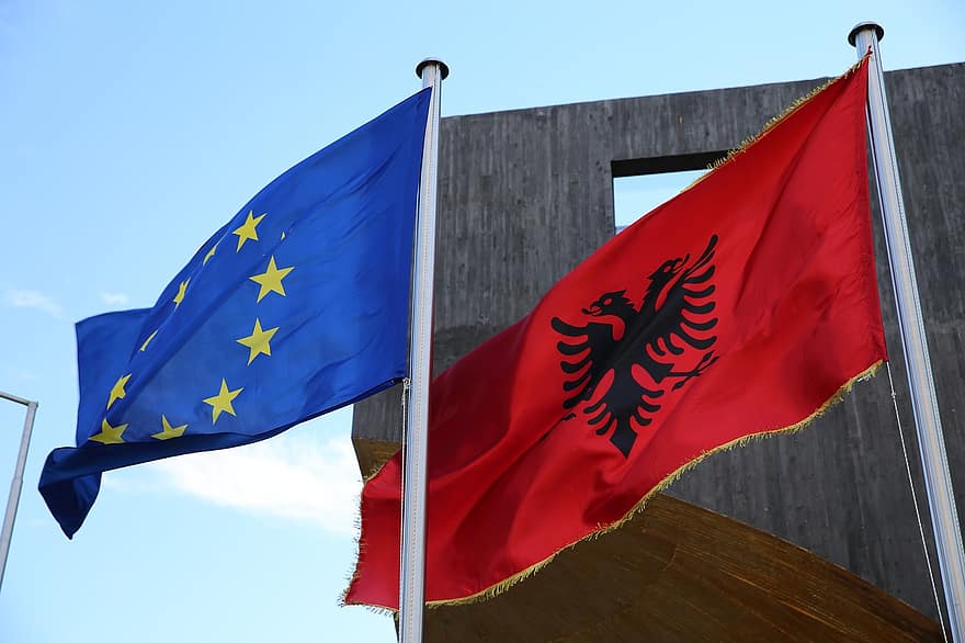 Στη Χάγη το ζήτημα των θαλασσίων ζωνών Ελλάδας και Αλβανίας