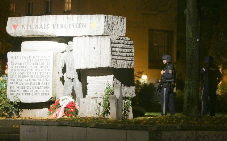 Επίθεση σε συναγωγή στη Βιέννη: «Σοκαρισμένος» ο Μπόρις Τζόνσον