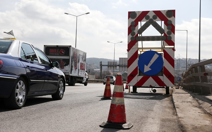 Εκτροπή φορτηγού που μετέφερε ζώα στην εθνική Θεσσαλονίκης – Σερρών, κλειστή μία λωρίδα