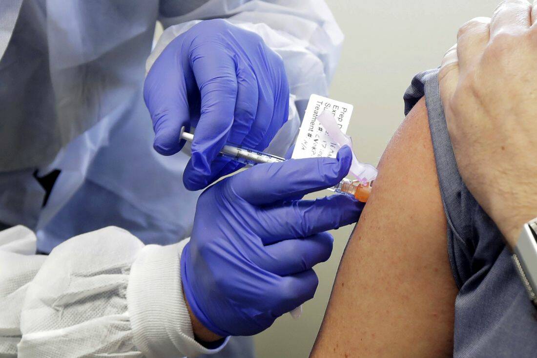 «Το εμβόλιο του κορονοϊού πρέπει να εξεταστεί προσεκτικά πριν εγκριθεί»