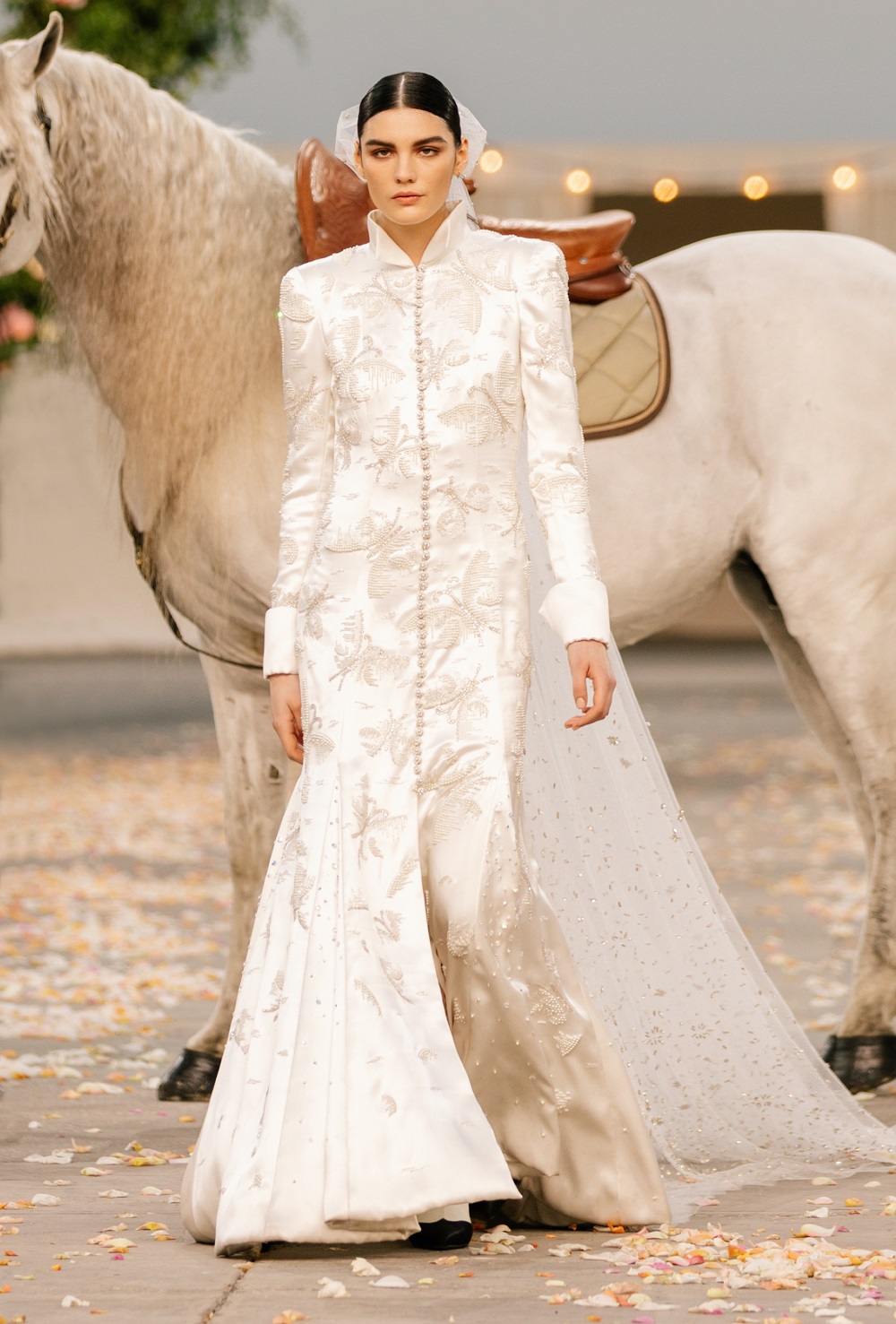Chanel Couture S/S 2021: Μία πρόσκληση σε έναν γάμο που δεν θα μπορούσες να αρνηθείς…