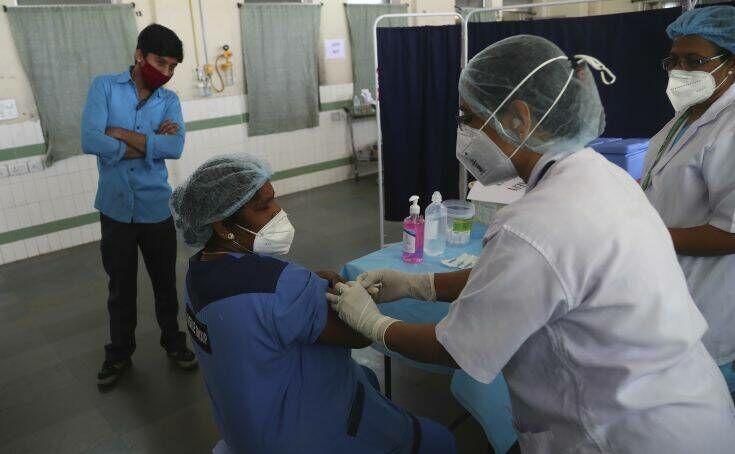 Άσκηση προσομοίωσης στην Ινδία ενόψει της τεράστιας εκστρατείας εμβολιασμού