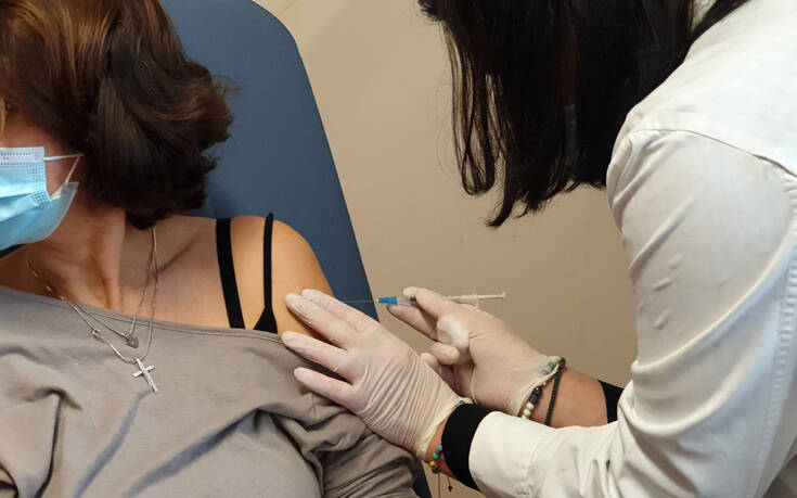 Εμβολιασμοί: Βήμα βήμα η διαδικασία για να κλείσετε ραντεβού – Όλα όσα πρέπει να ξέρετε