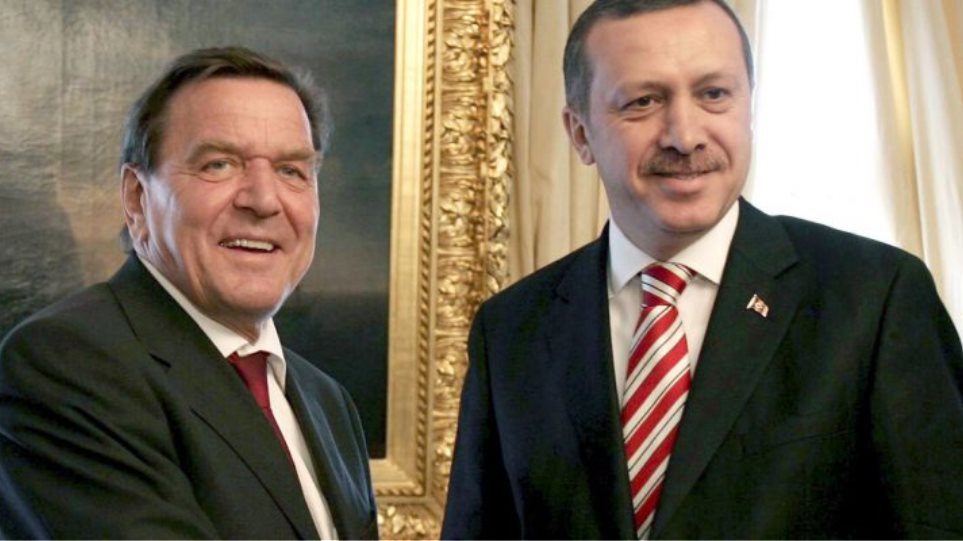 Σρέντερ: «Κυρίαρχη δύναμη η Τουρκία στην Αν. Μεσόγειο»