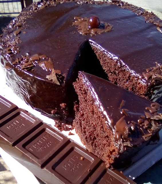 Κέικ σοκολάτας αφράτο γευστικό !!!!