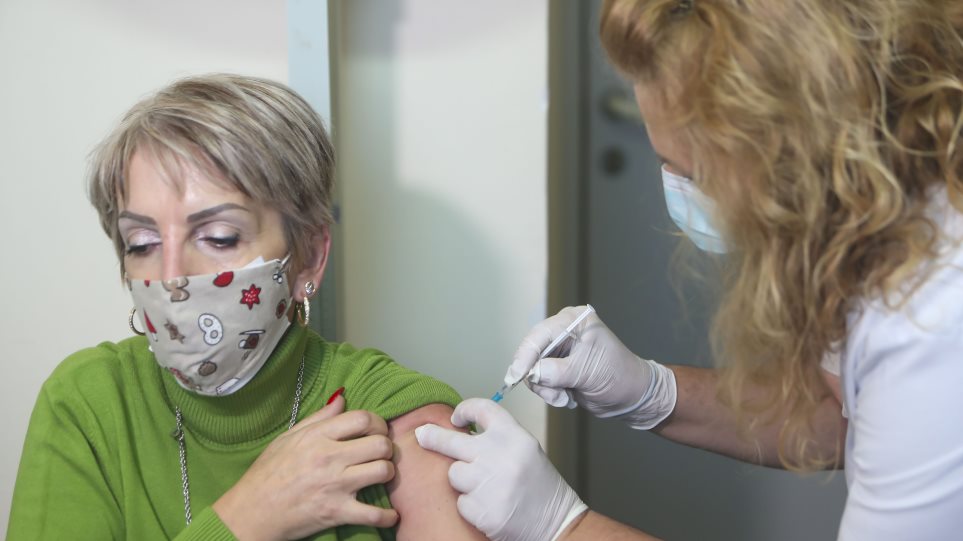 Κορωνοϊός – Εμβολιασμός εκπαιδευτικών: Αδιάθετα εμβόλια και στους ιδιωτικούς