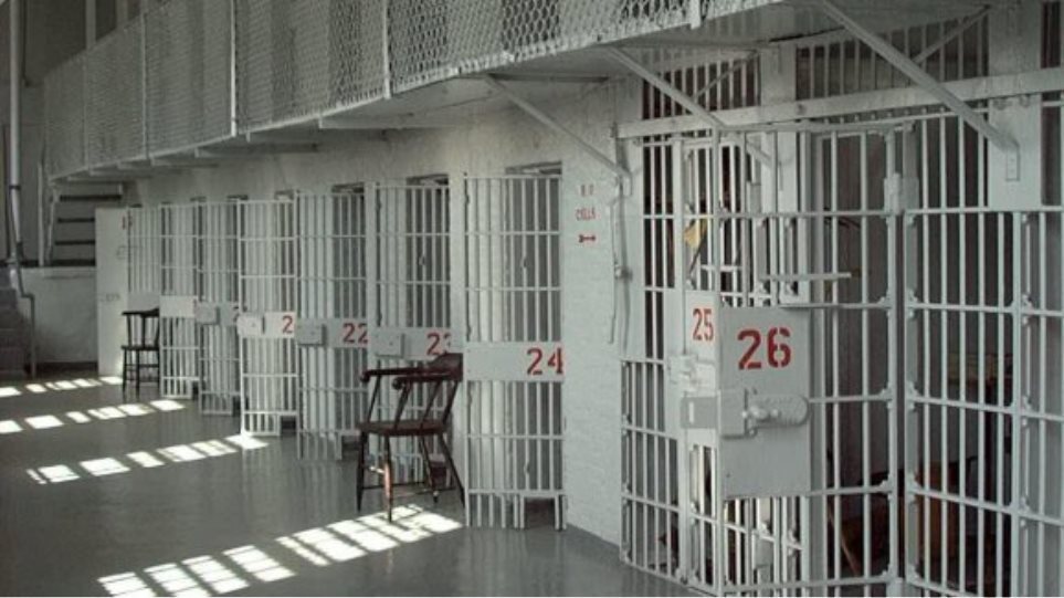 Φυλακές Αυλώνα: 26χρονος συντόνιζε ληστείες και κλοπές από το κελί του σε όλη τη χώρα