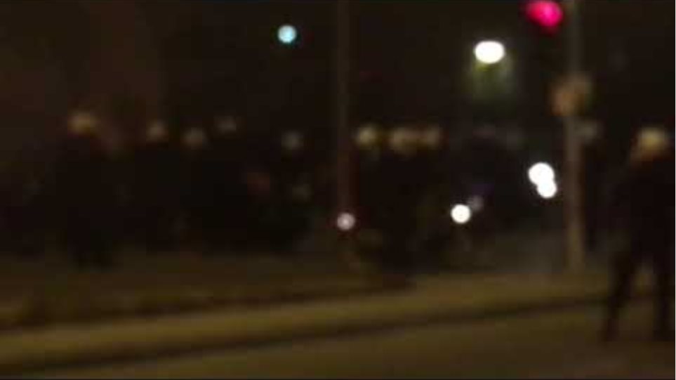 Νέα Σμύρνη: Δείτε βίντεο από τον τραυματισμό του αστυνομικού