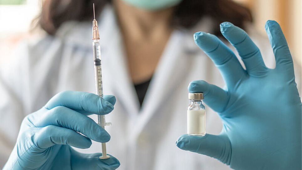 Ανοίγει σήμερα η πλατφόρμα για εμβολιασμό των ατόμων με υποκείμενα νοσήματα