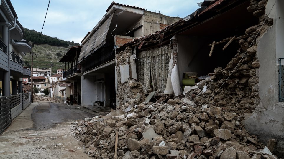 Ελασσόνα: Δεν θα λειτουργήσουν ούτε με τηλεκπαίδευση τα σχολεία που είναι κλειστά λόγω του σεισμού