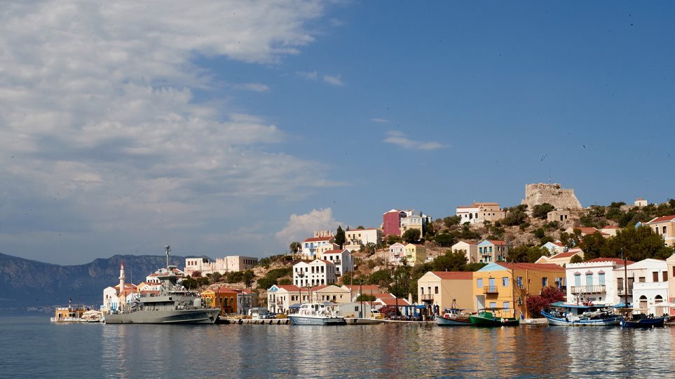 Handelsblatt: Να υιοθετηθεί σε όλη τη Μεσόγειο το μοντέλο των ελληνικών covid-free νησιών