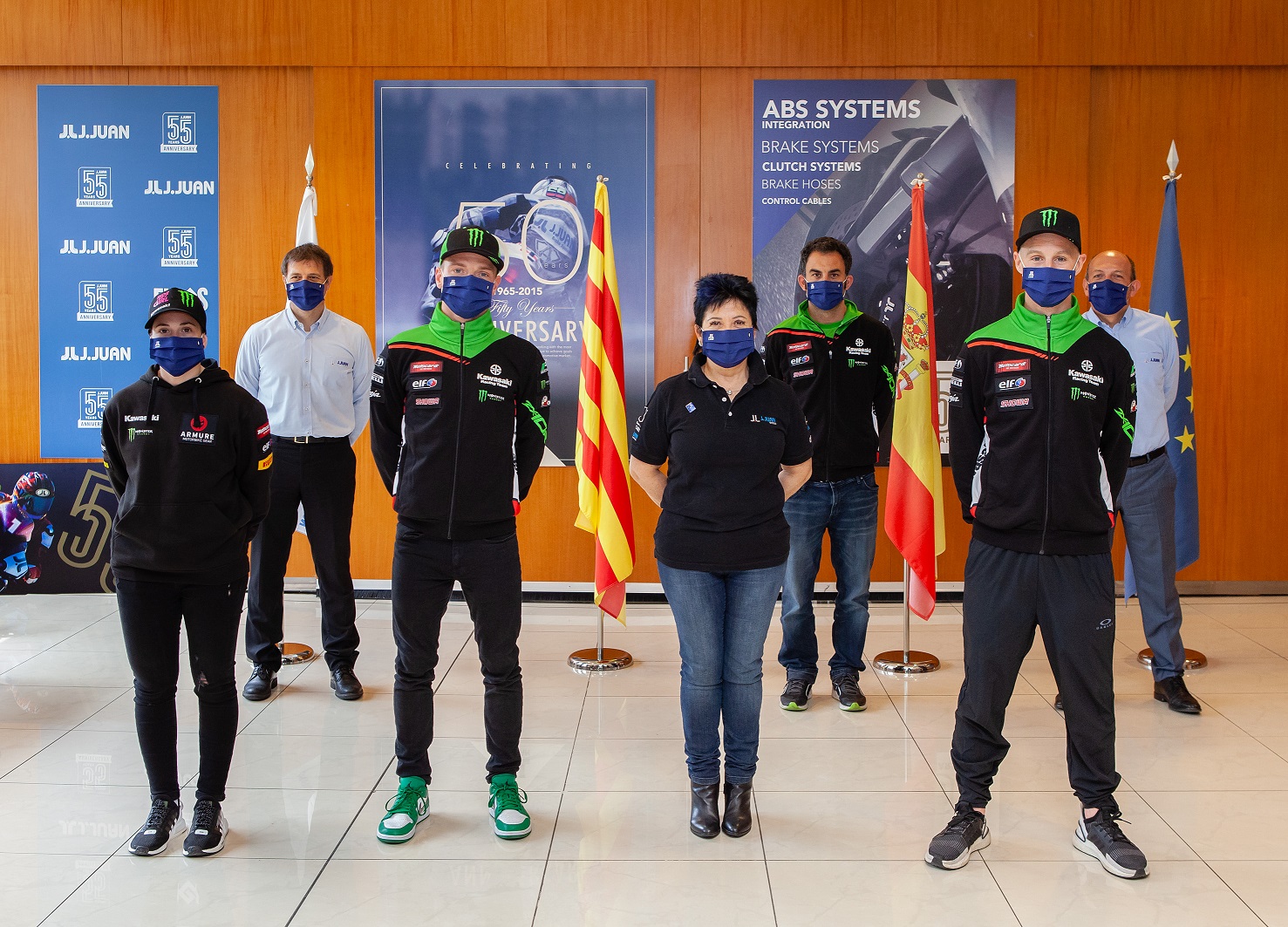 Kawasaki Racing Team: Διετές συμβόλαιο με την J.Juan