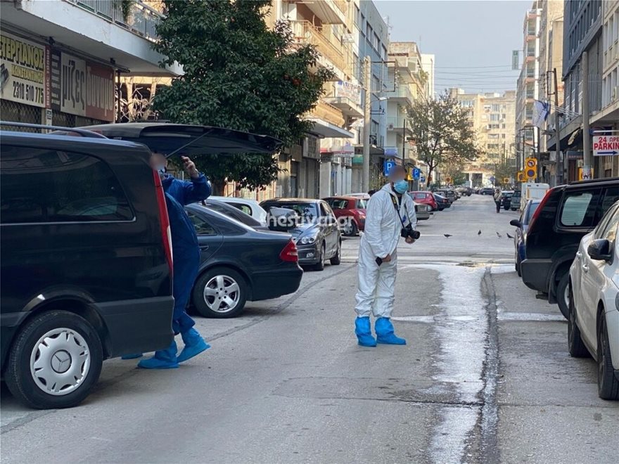 Στυγερό έγκλημα στο κέντρο της Θεσσαλονίκης – 71χρονος βρέθηκε μαχαιρωμένος στο διαμέρισμά του