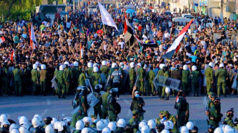 Ιράκ: Δυο νεκροί και δεκάδες τραυματίες σε διαδηλώσεις για τους δολοφονημένους ακτιβιστές – Δείτε βίντεο