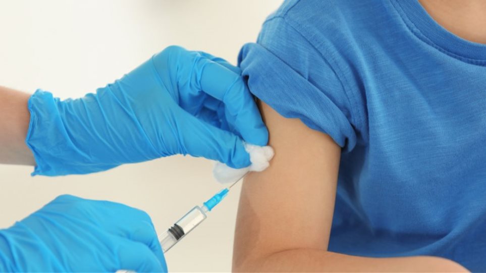 Κορωνοϊός: Οι προϋποθέσεις και τα δεδομένα για τον εμβολιασμό των παιδιών από 12 έως 15 ετών
