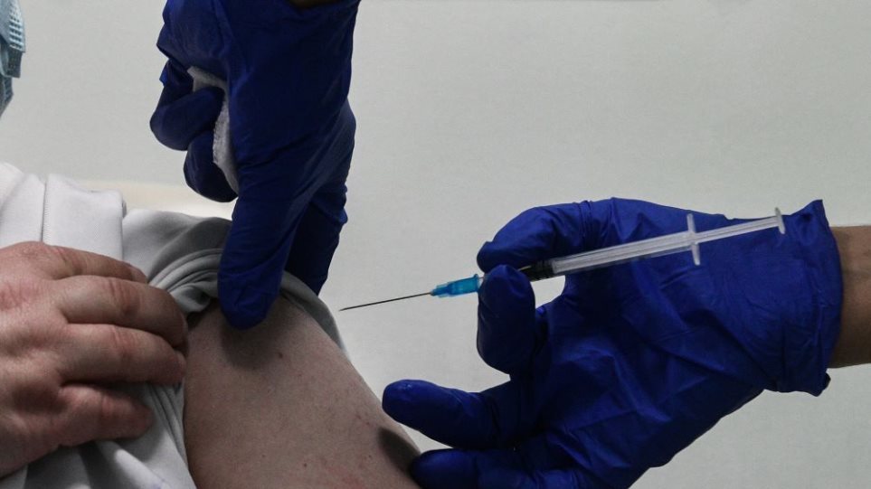 Κορωνοϊός: Οι νέες οδηγίες του CDC για όσους έχουν εμβολιαστεί και έρθουν σε επαφή με κρούσμα