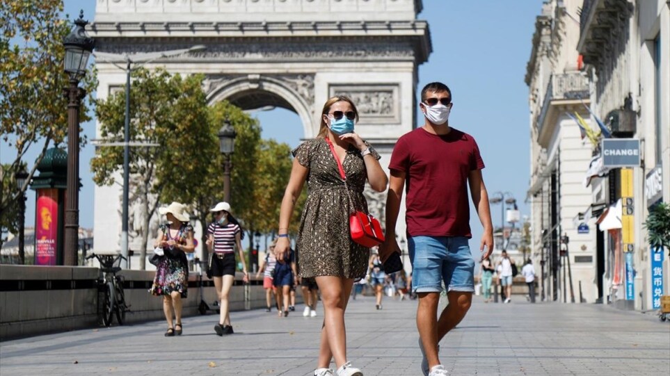 Γαλλία: Τέλος στην υποχρεωτική χρήση μάσκας στους εξωτερικούς χώρους, προανήγγειλε ο Καστέξ