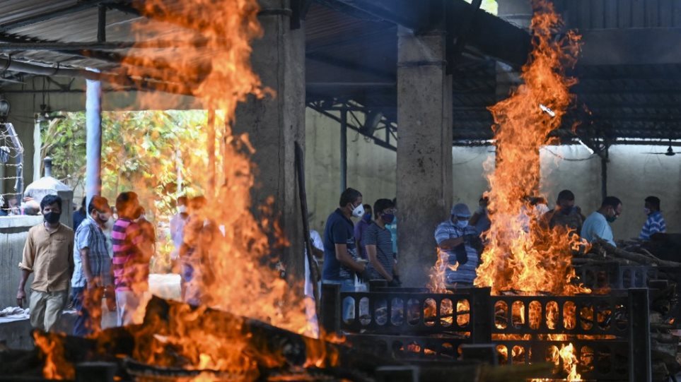 Κορωνοϊός – Ινδία: Συνεχίζεται η «κόλαση» με σχεδόν 3.400 θανάτους το τελευταίο 24ωρο