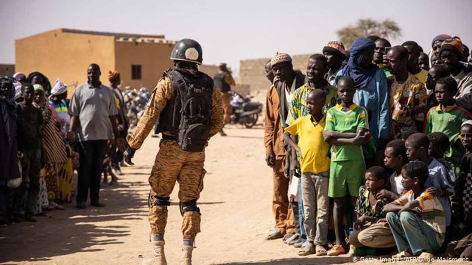 Μπουρκίνα Φάσο: Σχεδόν 100 νεκροί από επίθεση ενόπλων σε ένα χωριό