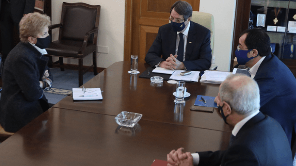 Κύπρος: Συναντήσεις Λουτ με Αναστασιάδη και Τατάρ – Δύσκολο εγχείρημα μία νέα διάσκεψη