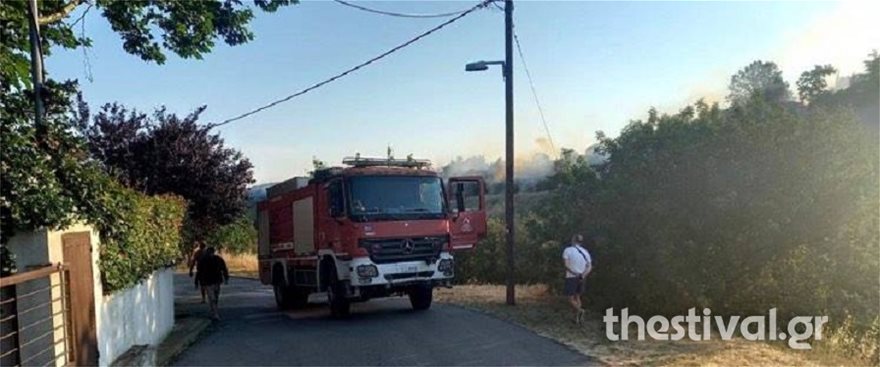 Θεσσαλονίκη: Πυρκαγιά στo Πανόραμα – Μεγάλη κινητοποίηση της πυροσβεστικής