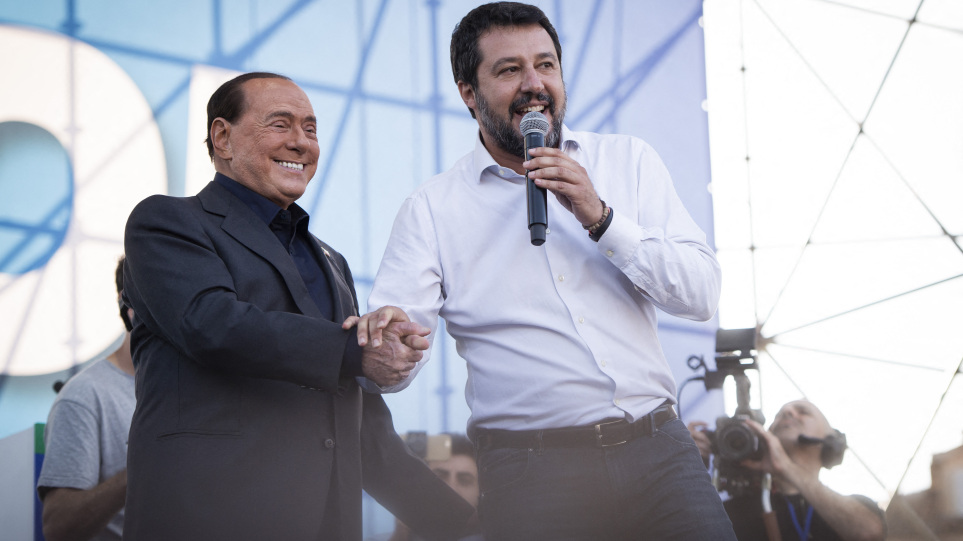 Ιταλία: Μπερλουσκόνι και Σαλβίνι αναγγέλλουν τη συγχώνευση των κομμάτων τους