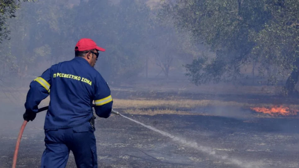 Πολύ υψηλός κίνδυνος πυρκαγιάς αύριο Δευτέρα για Αττική και άλλες 3 περιφέρειες